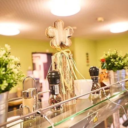 Jugendherberge Detmold Хостел *