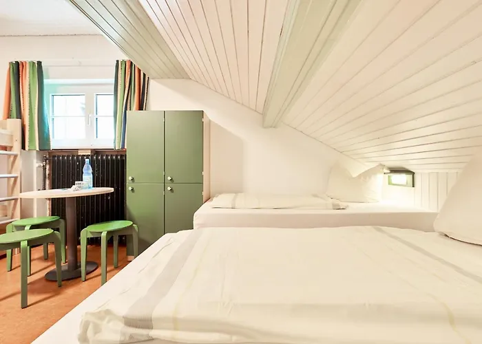 Hostal Jugendherberge Detmold *